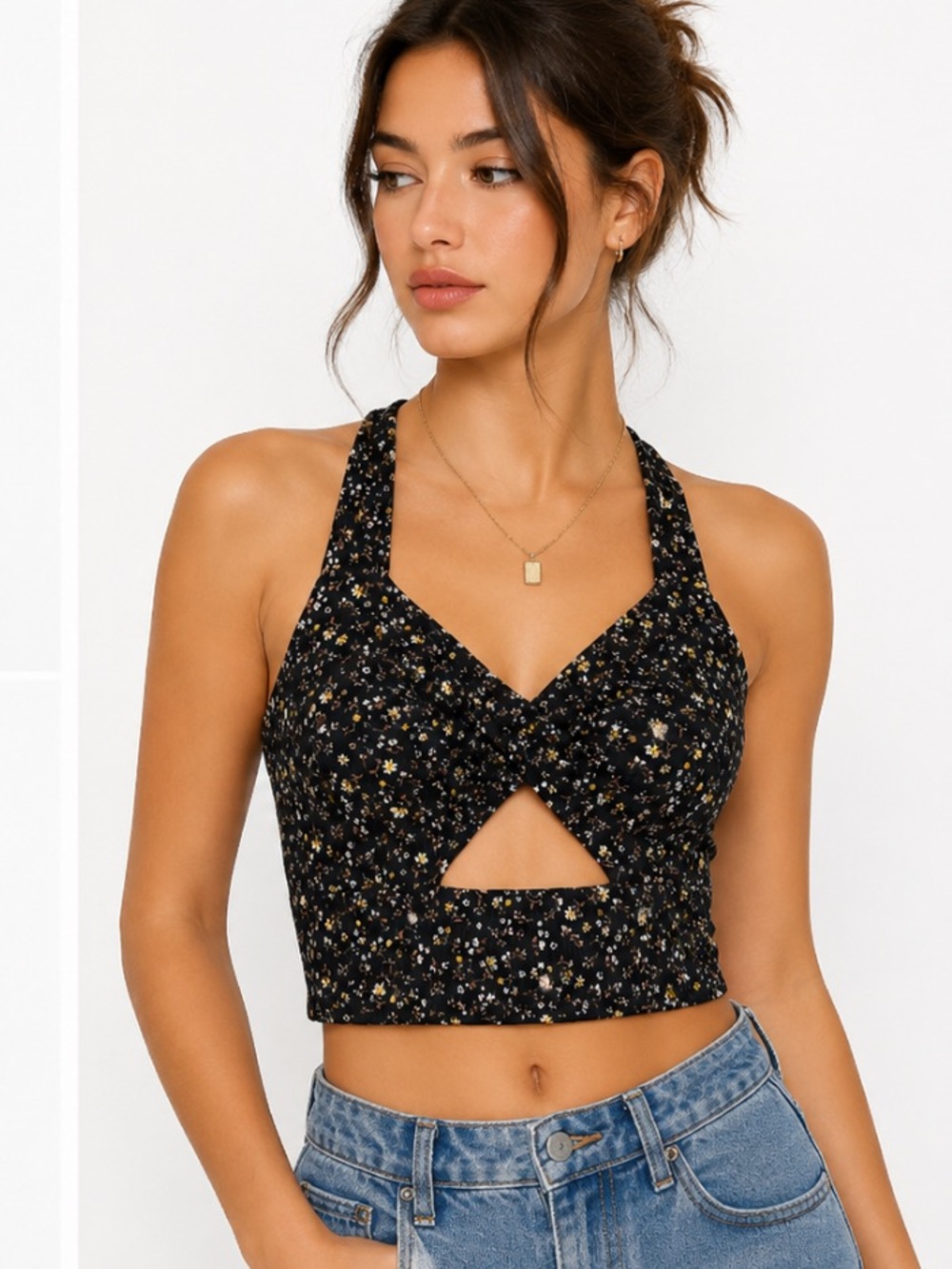 Story On Black Floral Cutout Cropped Tank Top